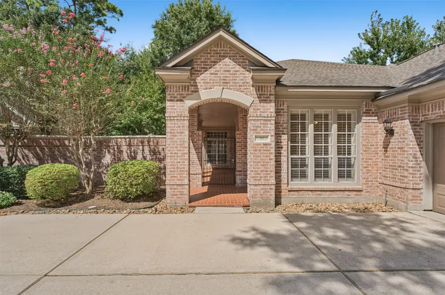 30 N Castlegreen Circle, The Woodlands, TX 77381 - #2