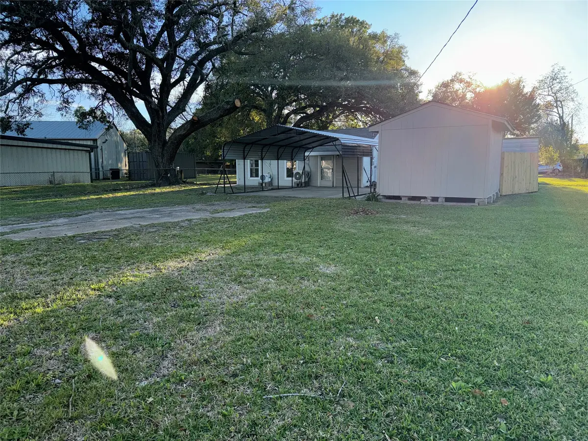 406 S 7th Street, Alvin, TX 77511 - #1
