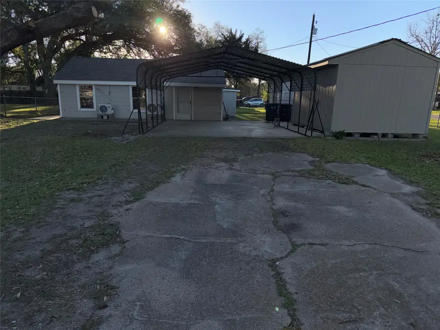 406 S 7th Street, Alvin, TX 77511 - #2