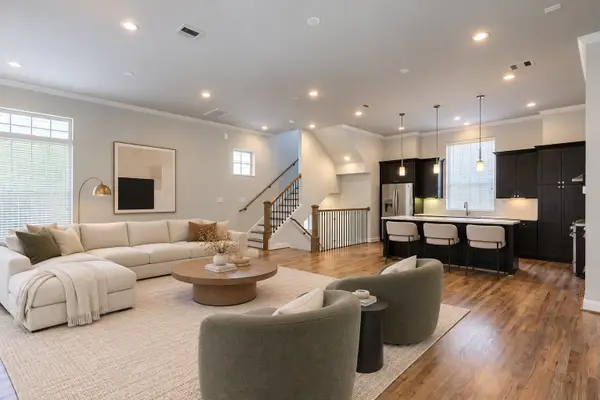 1040 W 26 Street #B, Houston, TX 77008