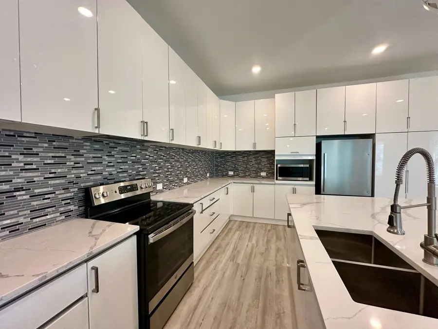 4123 Avenue M 1/2, Galveston, TX 77550 - #3