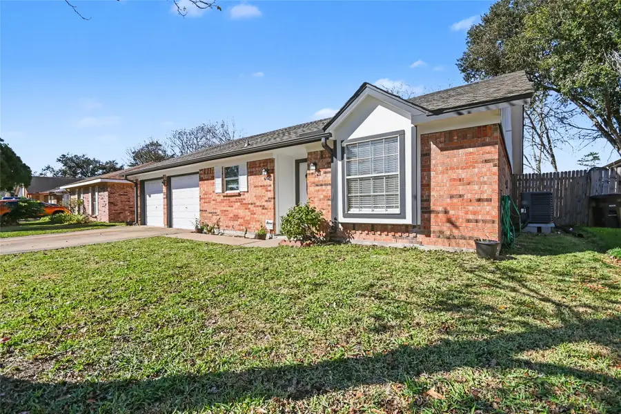 4202 Townes Forest, Friendswood, TX 77546 - Image #2