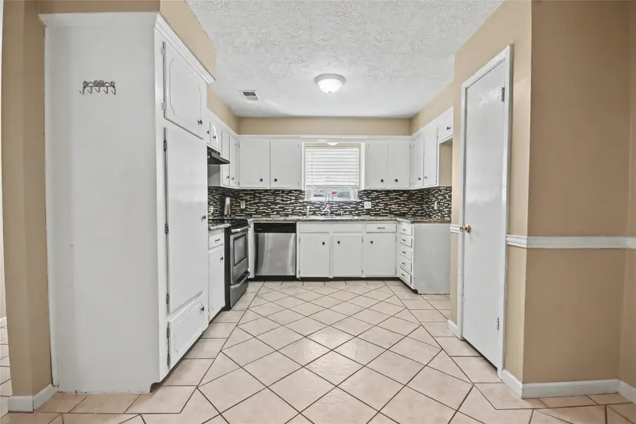 4202 Townes Forest, Friendswood, TX 77546 - Image #3