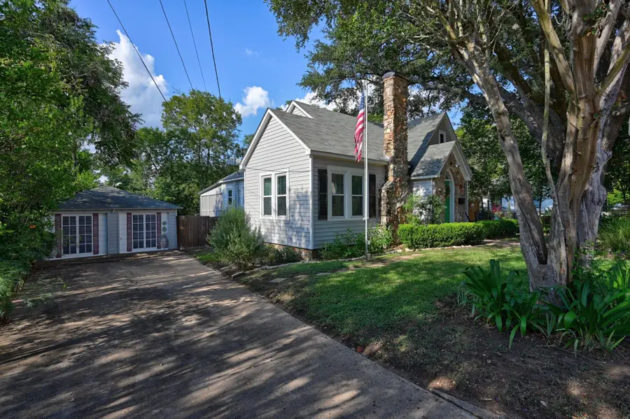 103 E Val Verde Street, Brenham, TX 77833 - #3