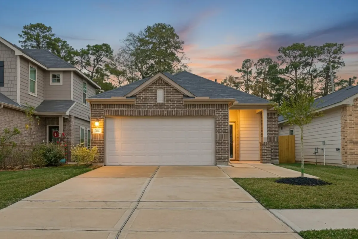 320 Emerald Thicket Lane, Huffman, TX 77336 - Image #1