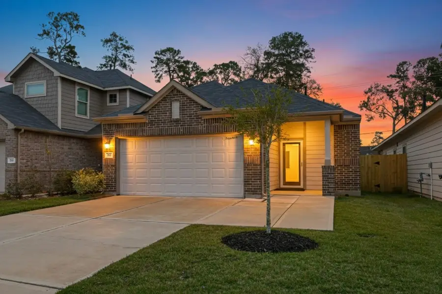 320 Emerald Thicket Lane, Huffman, TX 77336 - Image #2