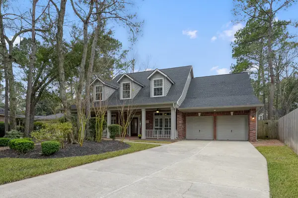 7 Cross Lake Drive, The Woodlands, TX 77382