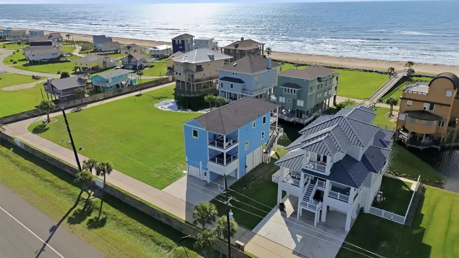 18 Blue Heron Circle, Jamaica Beach, TX 77554 - #3