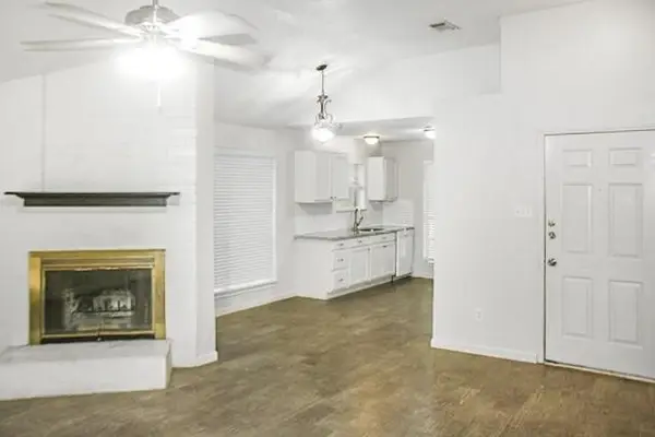 3835 Brookwind Drive, La Porte, TX 77571