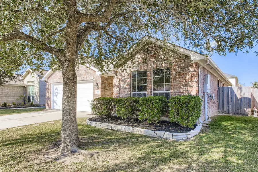 703 Elizabeth Street, Alvin, TX 77511 - Image #3