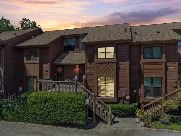 721 Davis Road, League City, TX 77573