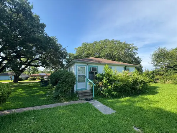 416 Baker Circle, Ames, TX 77575