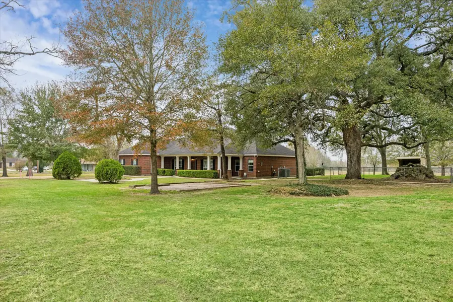 324 Howard Street, Sealy, TX 77474 - Image #2