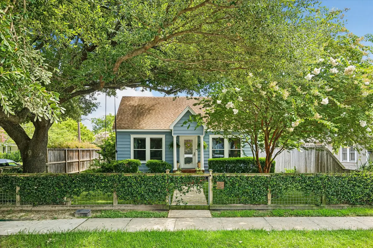 230 E 25th Street, Houston, TX 77008 - #1