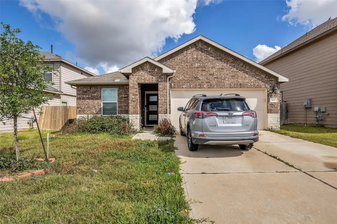 827 Cloverdale Drive, Rosharon, TX 77583 - #1