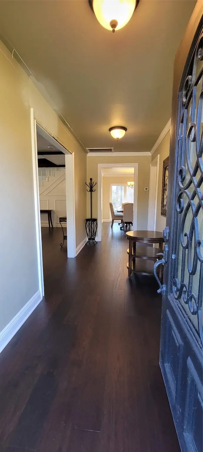 210 W Castle Harbour Drive, Friendswood, TX 77546 - Image #2