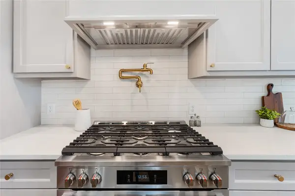 1318 E 32nd 1/2 Street, Houston, TX 77022