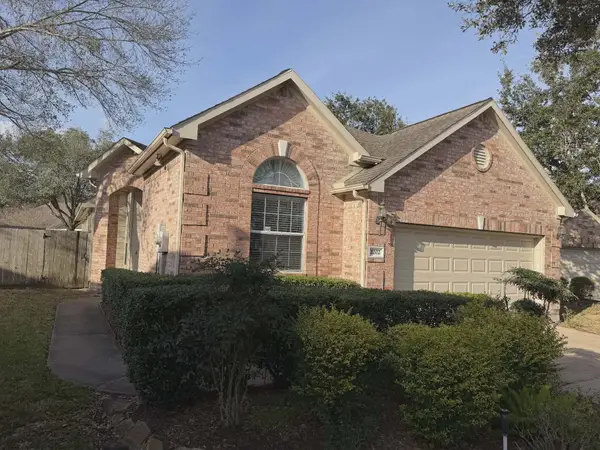 2202 Capri Court, Pearland, TX 77581