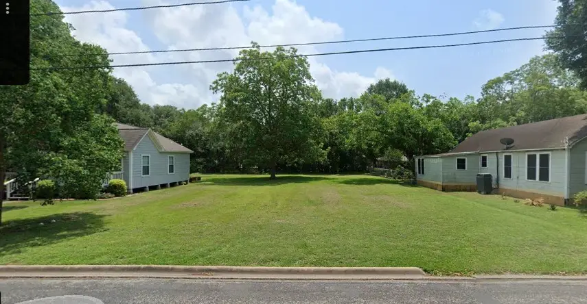 500 E Watt Street, El Campo, TX 77437 - #1
