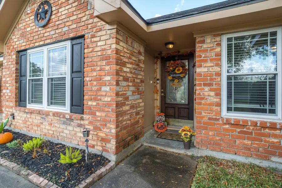 106 Tower Drive, Friendswood, TX 77546 - Image #3