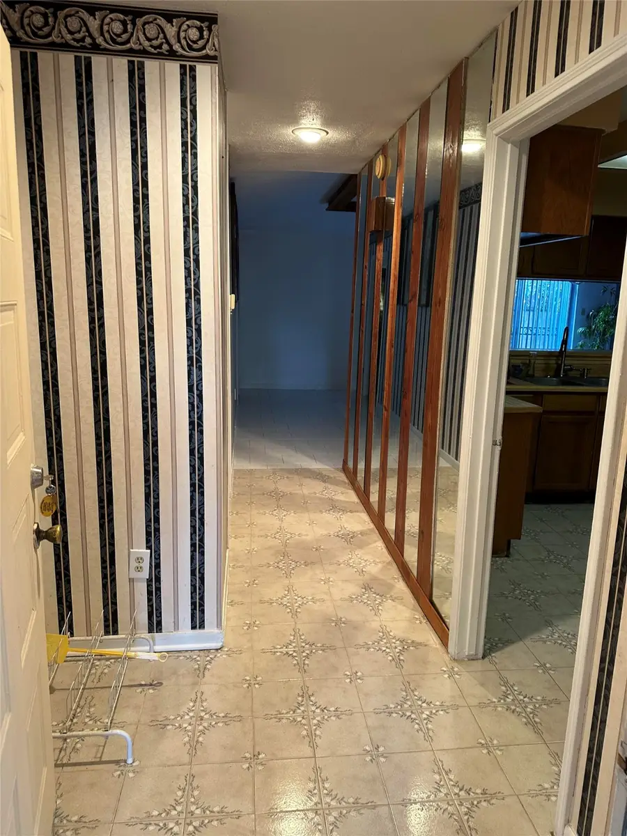 11123 Somerford Drive, Houston, TX 77072 - Image #3