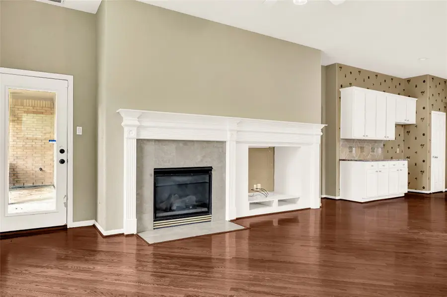 19 S Scarlet Elm Court, The Woodlands, TX 77382 - #3