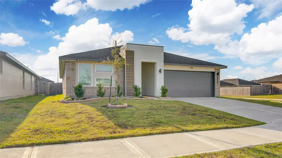 7802 Murciana Drive, Rosharon, TX 77583 - Image #2