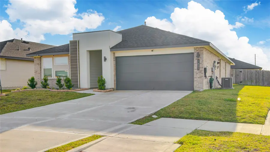 7802 Murciana Drive, Rosharon, TX 77583 - Image #3