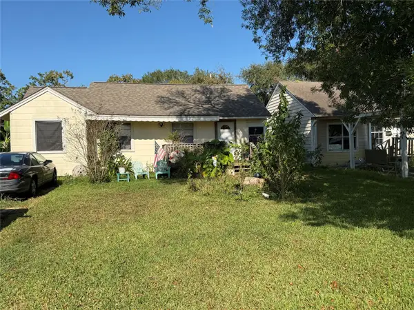 28 17th Avenue N, Texas City, TX 77590