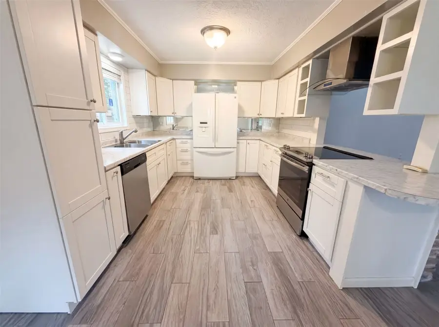 5116 E Bayou Drive, Dickinson, TX 77539 - #2