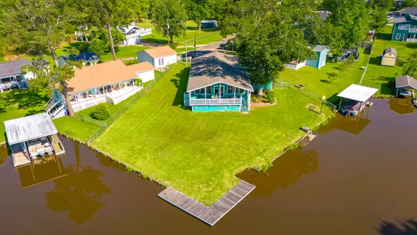 1575 Yaupon Cove Drive, Onalaska, TX 77360