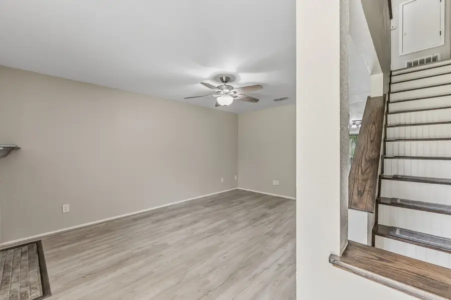 2521 Crosstimbers Street #F6, Huntsville, TX 77320 - #3