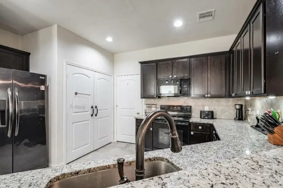 901 Jefferson Avenue, Cleveland, TX 77327 - #2