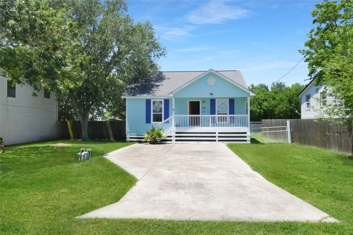 320 10th Street, Dickinson, TX 77539 - #1