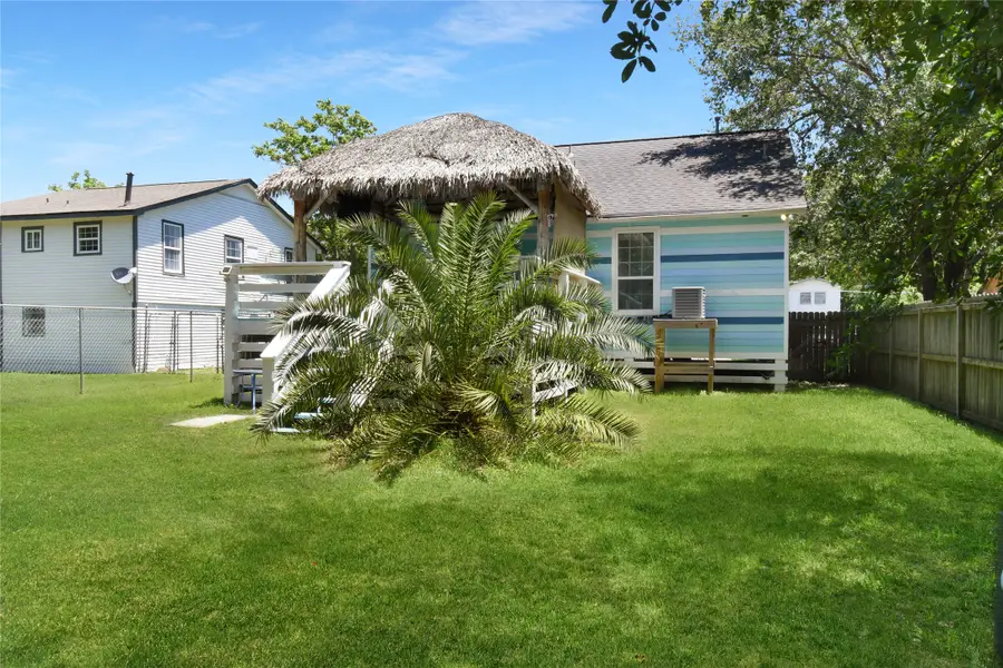320 10th Street, Dickinson, TX 77539 - #3