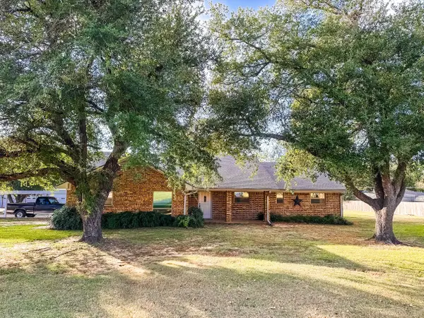111 Parkwood, Teague, TX 75860