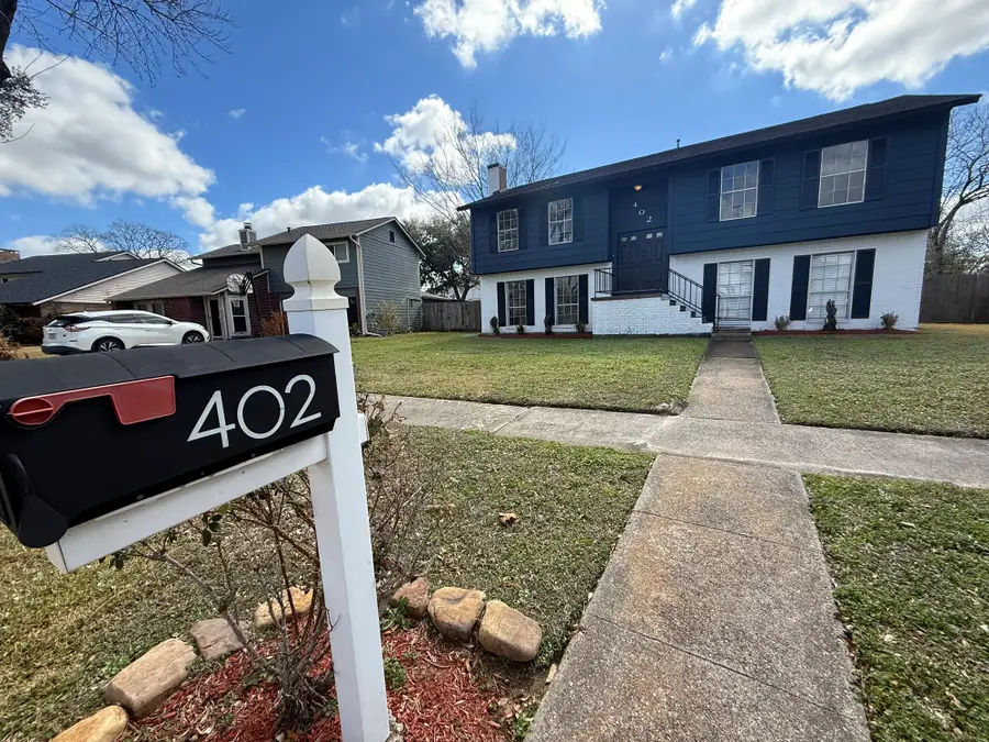 402 Tresvant Drive, Webster, TX 77598 - #2