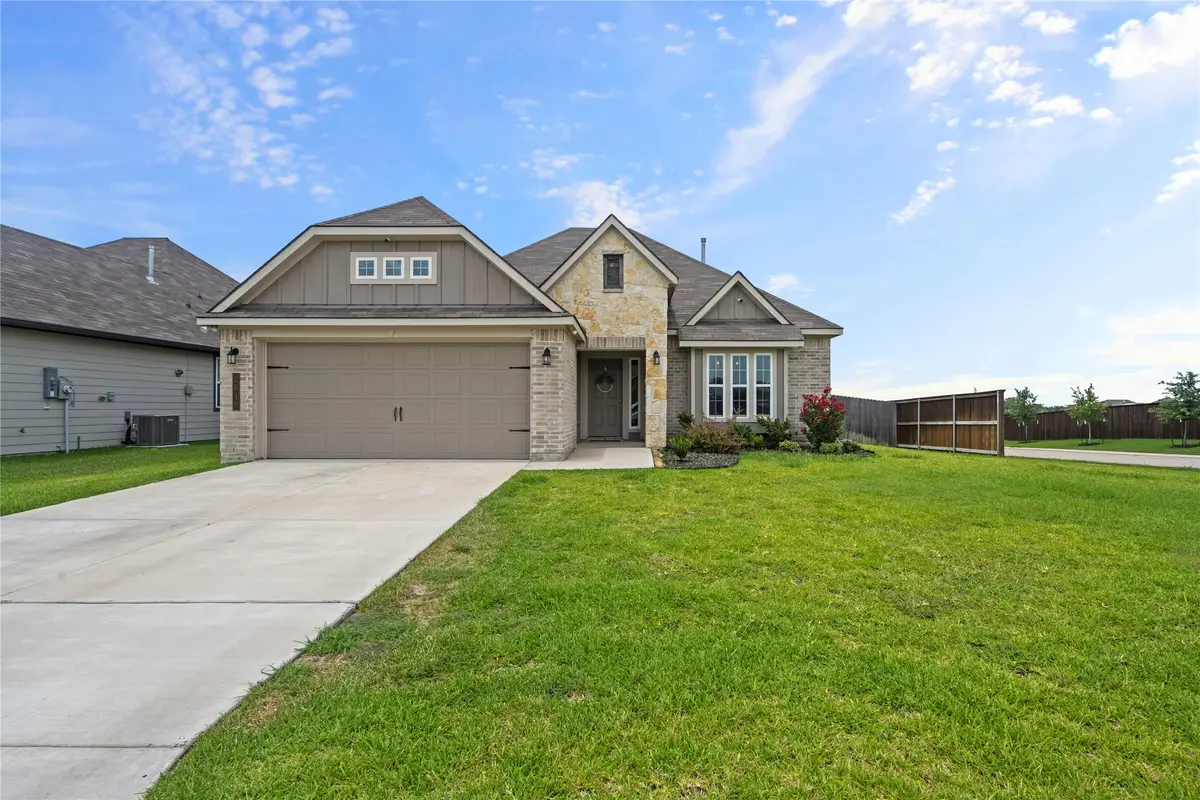 2040 Muscadine Trail, Brenham, TX 77833 - #1