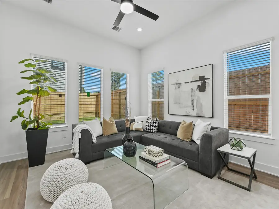 2590 W Tidwell Road, Houston, TX 77091 - #3