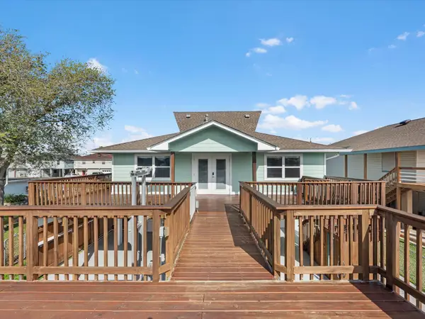 258 Barracuda Street, Hitchcock, TX 77563