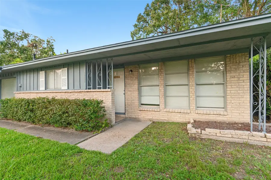 10502 Royal Oaks Drive, Houston, TX 77016 - Image #2