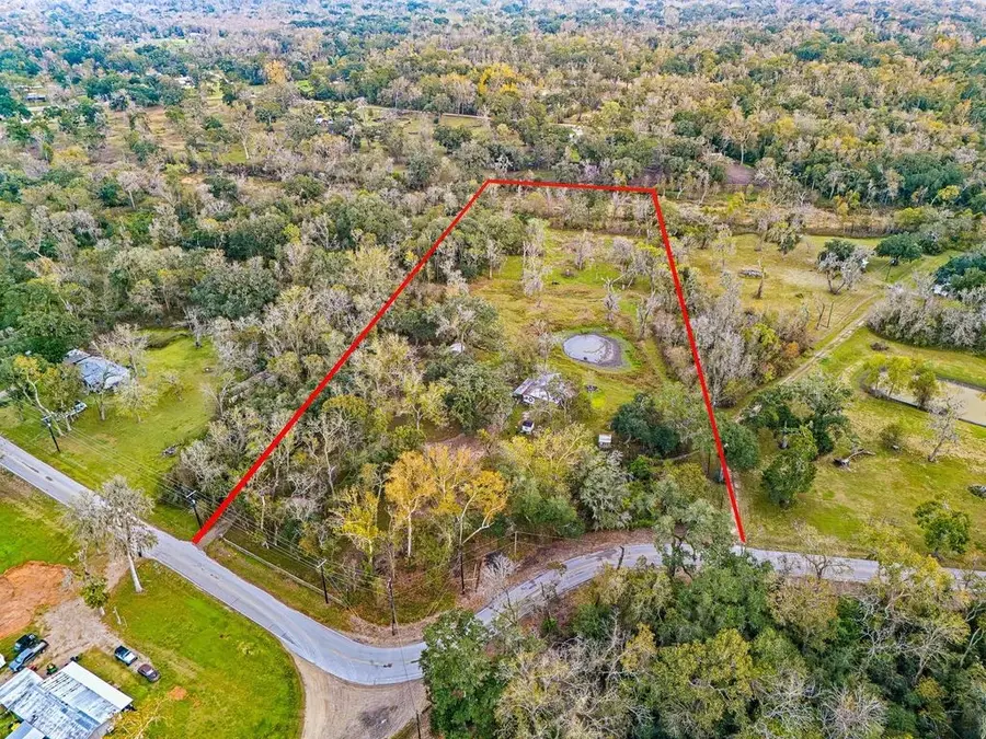 209 River Road, Angleton, TX 77515 - #2