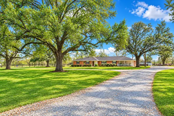 1111 Edgewood Drive, Richmond, TX 77406
