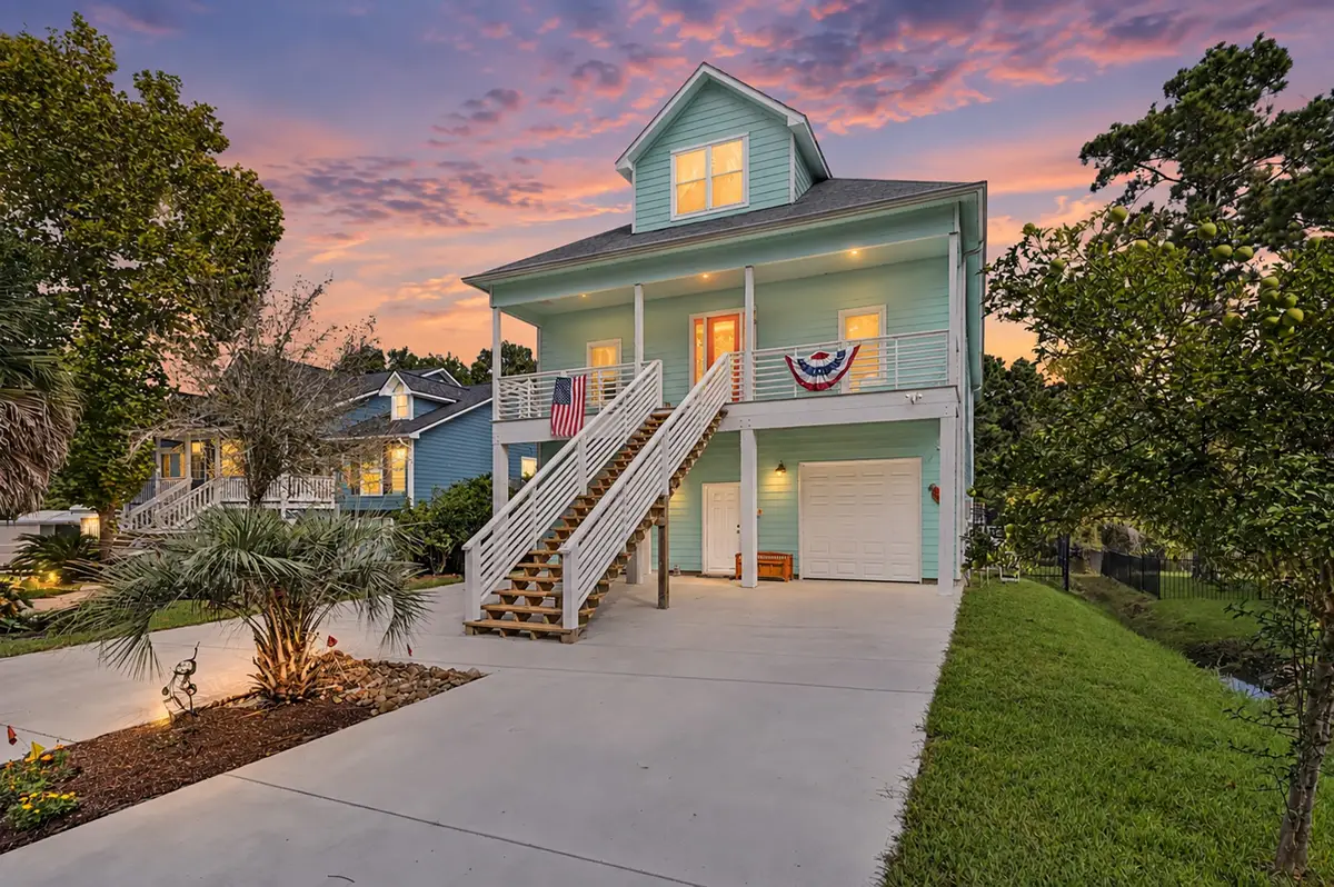 915 N Hunting Tower Run, Conroe, TX 77316 - #1
