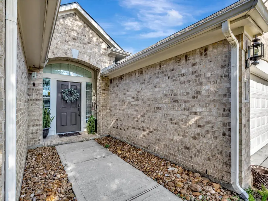 1718 Buckingham Drive, Pasadena, TX 77504 - Image #2
