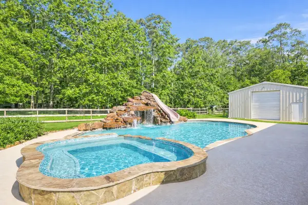 20801 Plaza Circle, Crosby, TX 77532