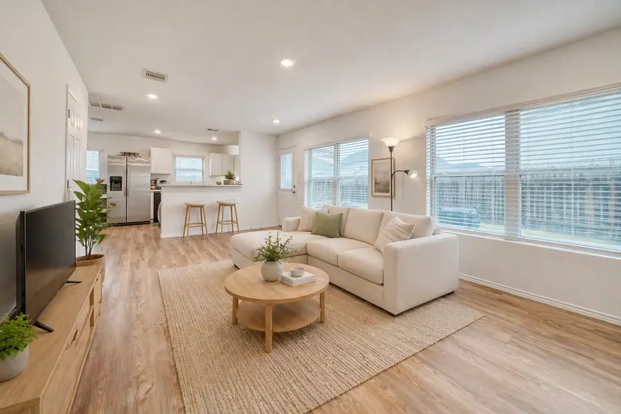 184 Kelly Street, Angleton, TX 77515 - #2