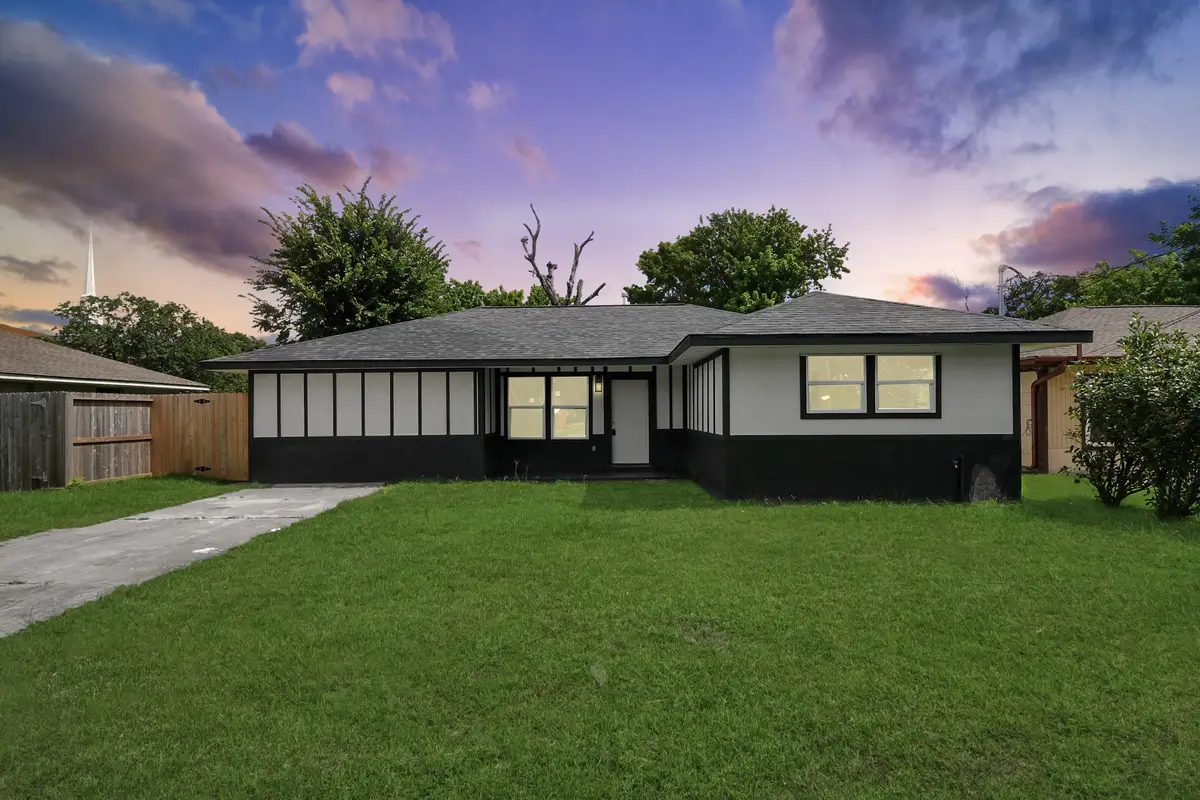 213 W 8th Street, Deer Park, TX 77536 - #1