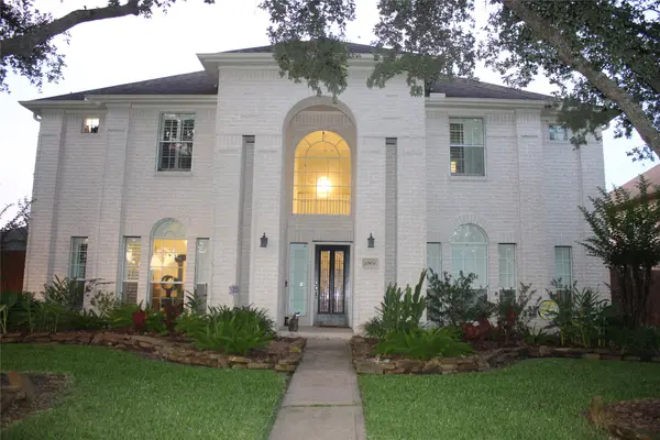 1901 Edgewater Drive, Friendswood, TX 77546