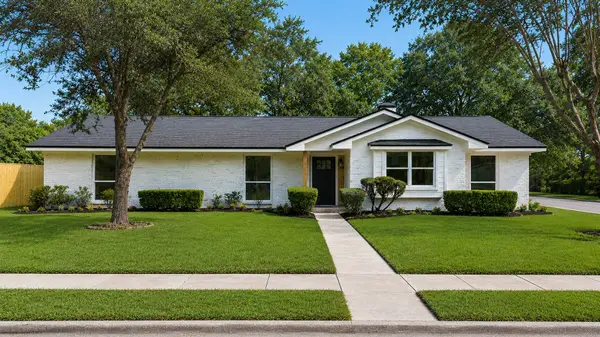 2301 Morning Drive, Baytown, TX 77520